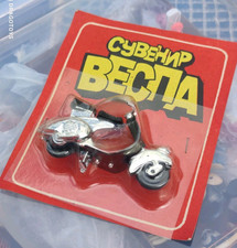 VINTAGE VESPA SCOOTER MOTORCYCLE TOY RETRO IN BLISTER NEVER OPEN SOVIET ERA BG