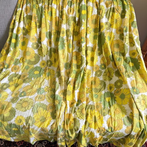 Vintage Flower Power Pinch Pleat Curtain Panel Pair Daisies 70s Floral Fabric - Picture 2 of 14