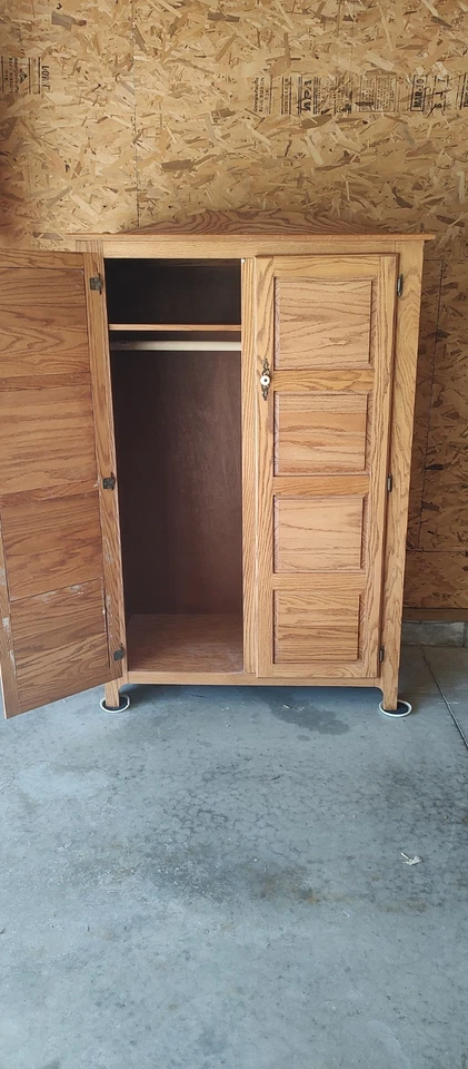 Armario Roble Excelente Estado Usado Anteriormente Usado Como Armario Despensa Dos Puertas Foto 3 de 4