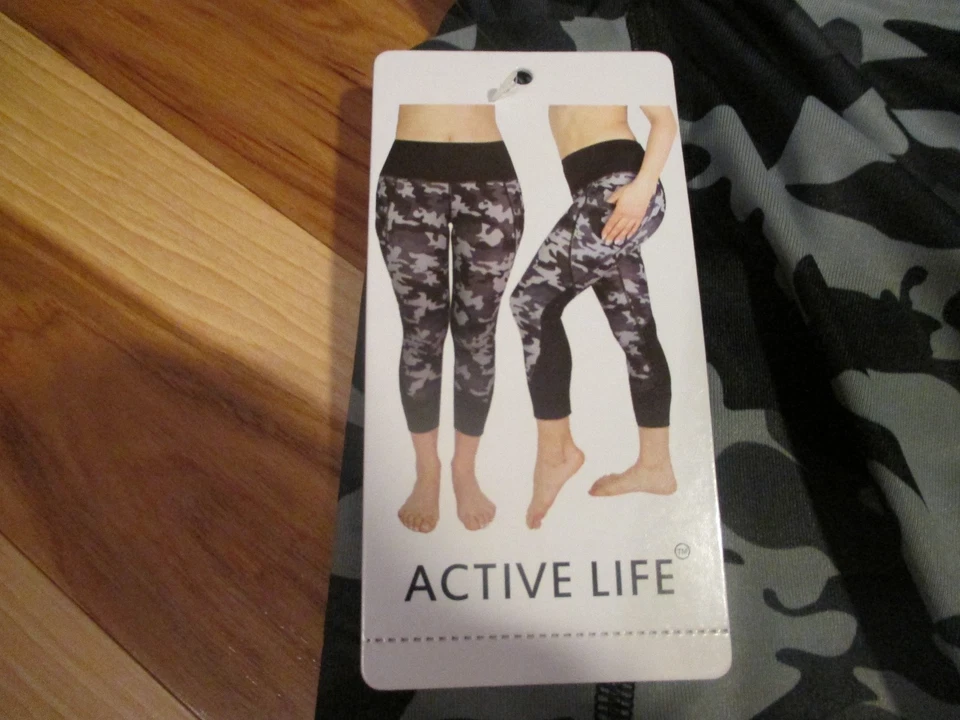 Active Life Woman's Yoga Capri Leggings Size Medium Black/Grey Camo Brand New!!! - Image 2 of 4
