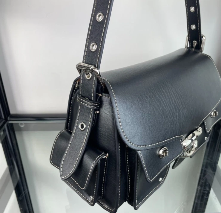 Borsa a tracolla Coach Cargo Turnlock Soft Tabby CU124 nuova in pelle nera outlet