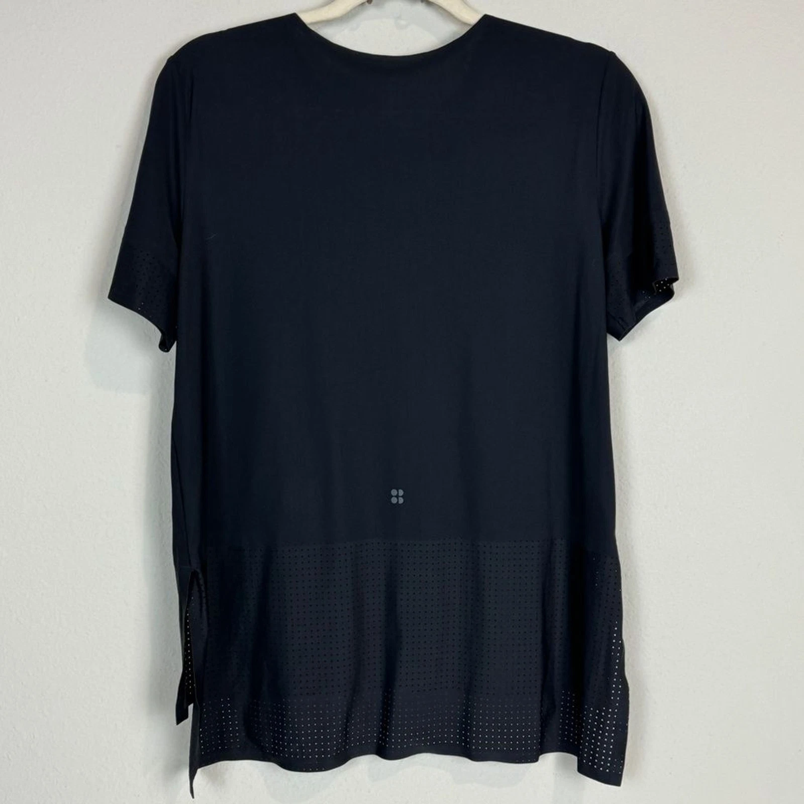 sweaty-betty perforated edge performance athletic shirt