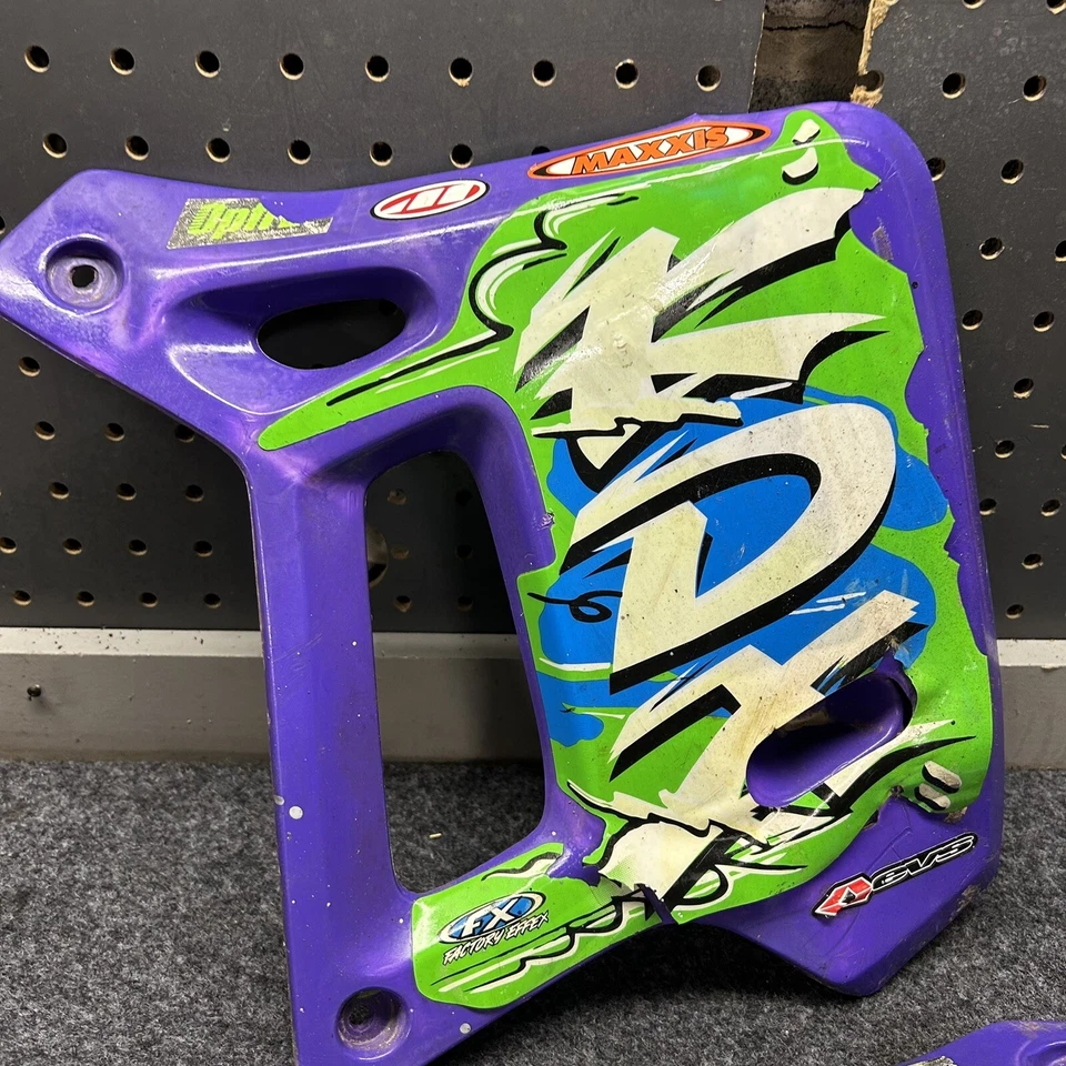 90 - 94 KAWASAKI KDX200 KDX 200 PURPLE GAS TANK FUEL TANK SHROUD PLASTICS - Image 2 of 4