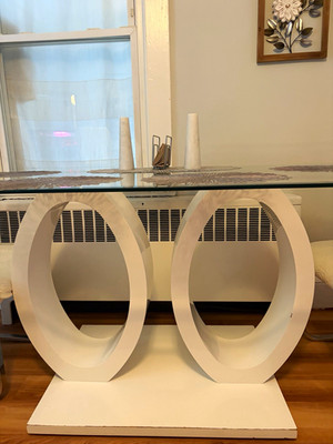 Glass Top Dining Table, White Pedestal Base, 70x39. Seats are not that good