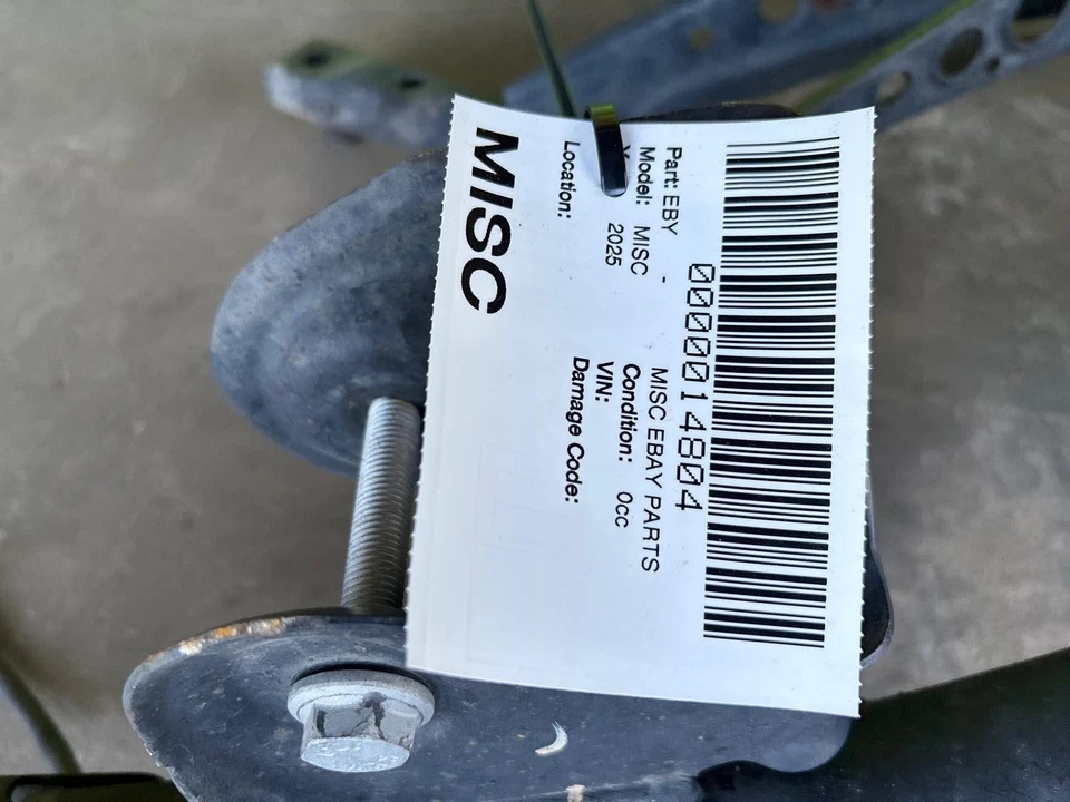 Volkswagen Passat 2012-2014 tracción delantera suspensión trasera travesaño fabricante original Foto 2 de 4