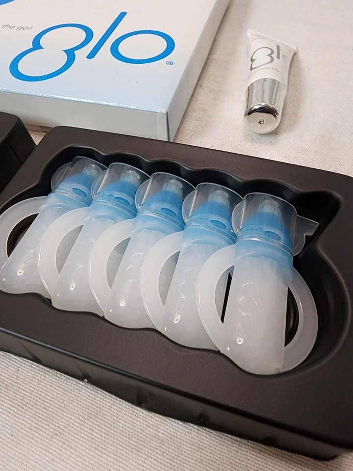 GLO Brilliant 10 Pack Teeth Whitening Gel Treatment Kit Plus Lip Care - Image 3 of 4