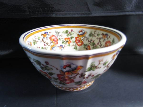 Cuenco de sopa de cereal con borde floral del mercado mundial mariposa hecho en Portugal
