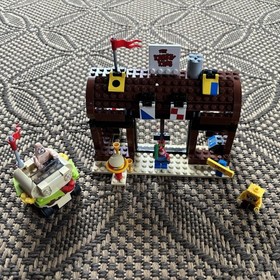 2009 Retired SpongeBob LEGO Set 3833  No Box, 1 Chipped Piece, Manual Included