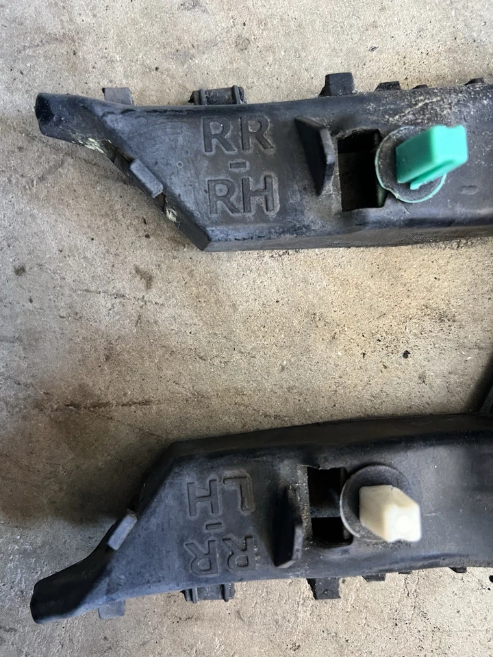 Parachoques trasero Ford Fusion 2014-2020 soportes de montaje lateral guías diestro y derecho OEM Foto 4 de 4