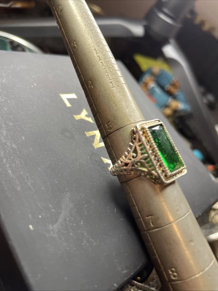 Anillo de plata de ley esmeralda Foto 2 de 3