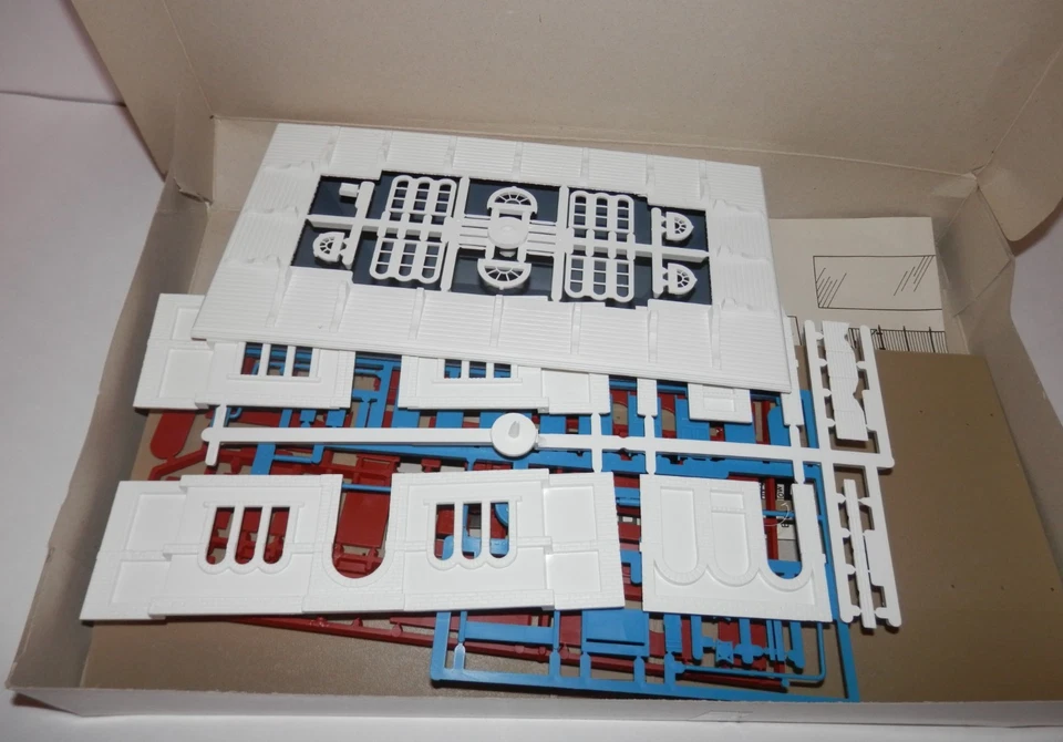 Model Power HO Scale Port Chester Railroad Station Kit #542 - Image 2 of 3