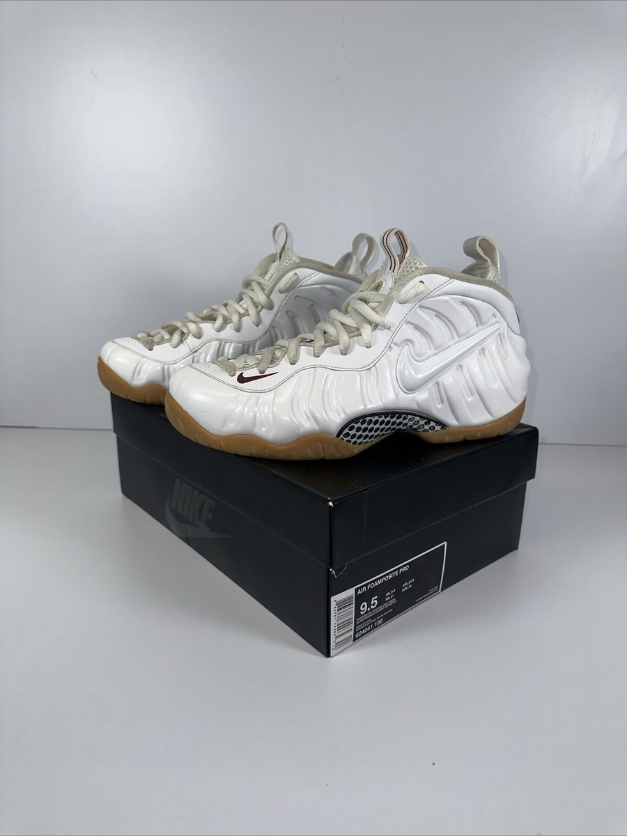 white gucci foams