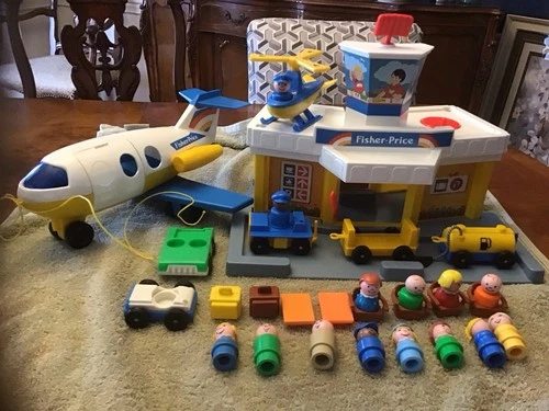 Vintage Fisher Price Little People 1983-84 #933 Play Family Jetport Airport VGUC
