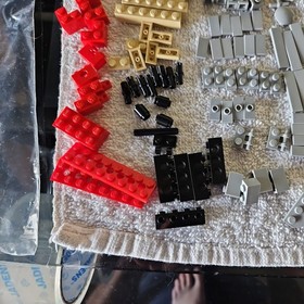 LEGO Star Wars: Midi-Scale Millennium Falcon (7778)