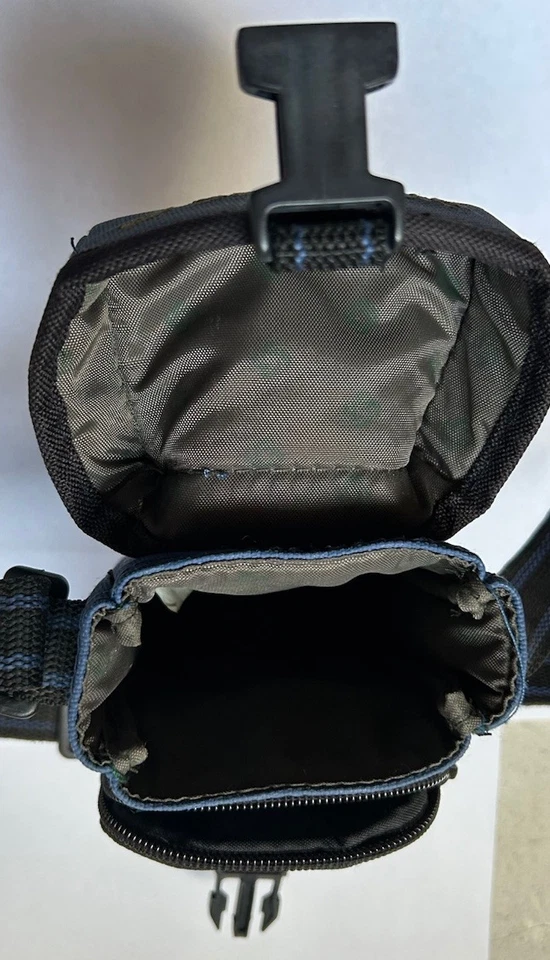 Vintage Blue Samsonite Canvas 2-Pouch Camera  And Film Holder Cross Body Strap - Image 3 of 4