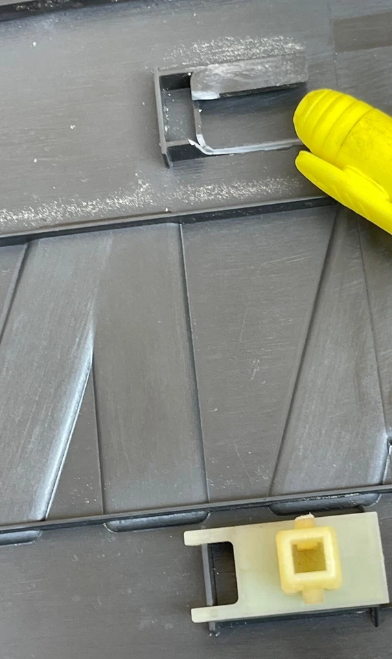 1990 - 1995 年日产探路者后备箱舱口中心装饰面板装饰尾门 — 第 4/4 张图片