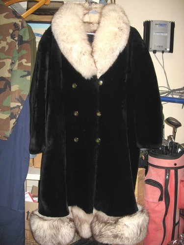 Exquisite Woman's Mouton? Fur w/ Fox Trim Long Coat Size 14 - Very Fine! - Picture 6 of 11