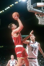 Pete Chilcutt Houston Rockets shoots over Gheorghe Murean Washingt- Old Photo 1