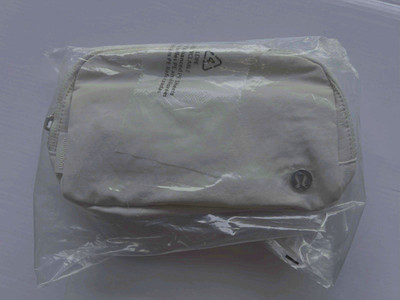 Lululemon 1L Everywhere Belt Bag White With Logo Strap LU9BG1S Brand New Sealed