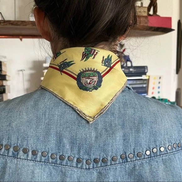 Foulard de luxe pour femmes GUCCI soie vintage voilier drapeau nautique jaune rouge