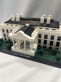 LEGO- ARCHITECTURE- THE WHITE HOUSE- 21006- NEAR COMPLETE - No Manual