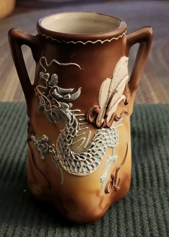 Dragonware In Collectible Japanese Vases & Jars (1900-Now) for