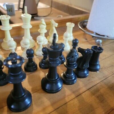 ES Lowe Tournament Chess Set Replacement Chess Pieces 3 1/8” Felted ~ NO  BOARD