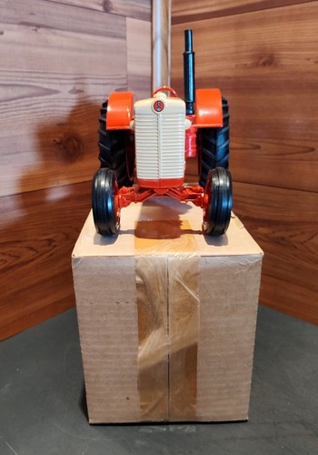 NEW ERTL 1:16 SCALE CASE 600 DIE-CAST TRACTOR IN OPEN BOX MADE IN USA IN 1986 - Picture 7 of 14
