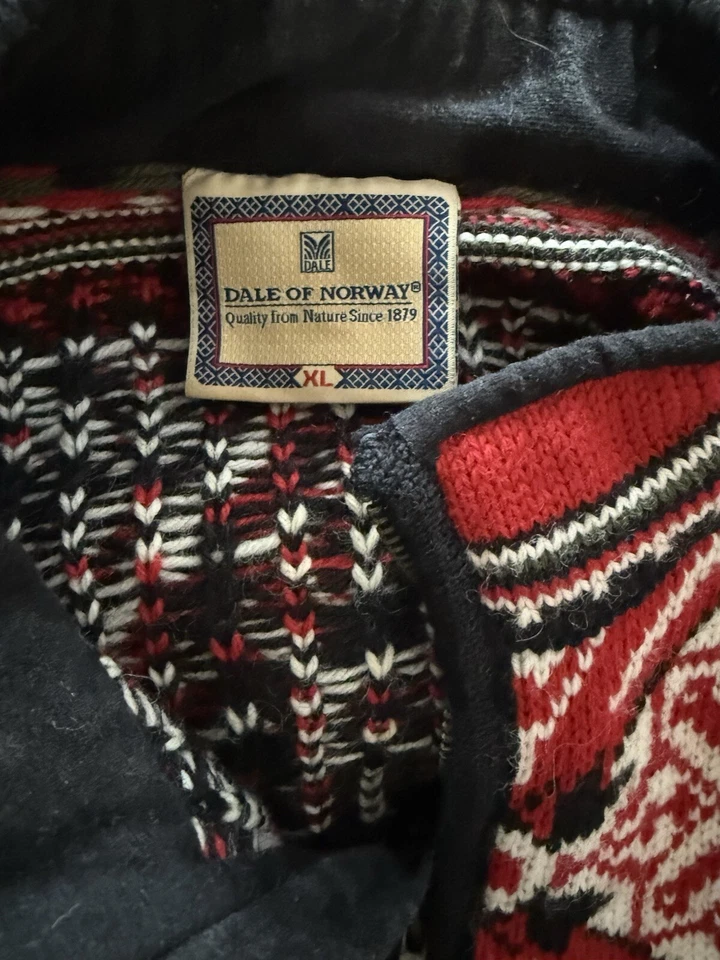 Dale Of Norway Men's/Women's Sweater XL Vintage US SKI TEAM Snowflake Red Wool - Image 4 of 4