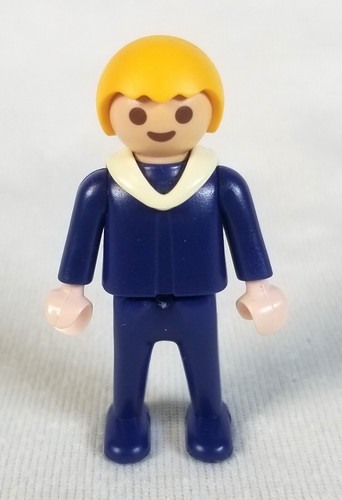 Personnage PLAYMOBIL Garçon - Haut Rayé, Bas Bleu, Thème Zoo, Issu Du Calendrier 4152