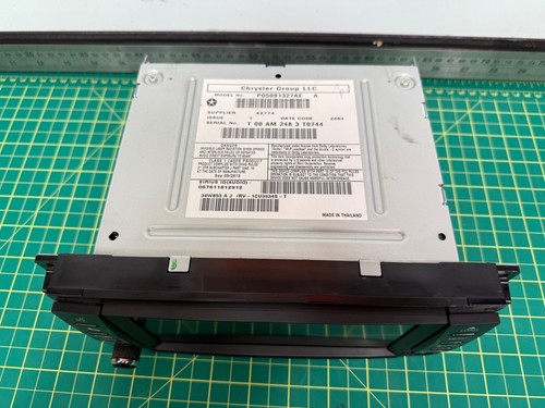 2013 - 2018 Town & Country Caravan Radio CD Player Info Screen P05091327AE OEM - Picture 9 of 11