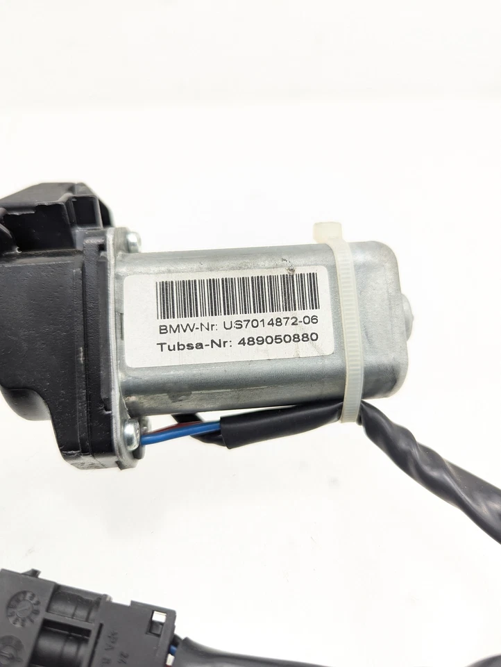 2006-2008 BMW 750LI - блок привода крышки багажника / мотор 7014872 - Изображение 2 из 4