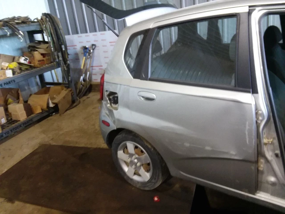 Capó hatchback compatible con 04-08 AVEO 2091301 Foto 3 de 4