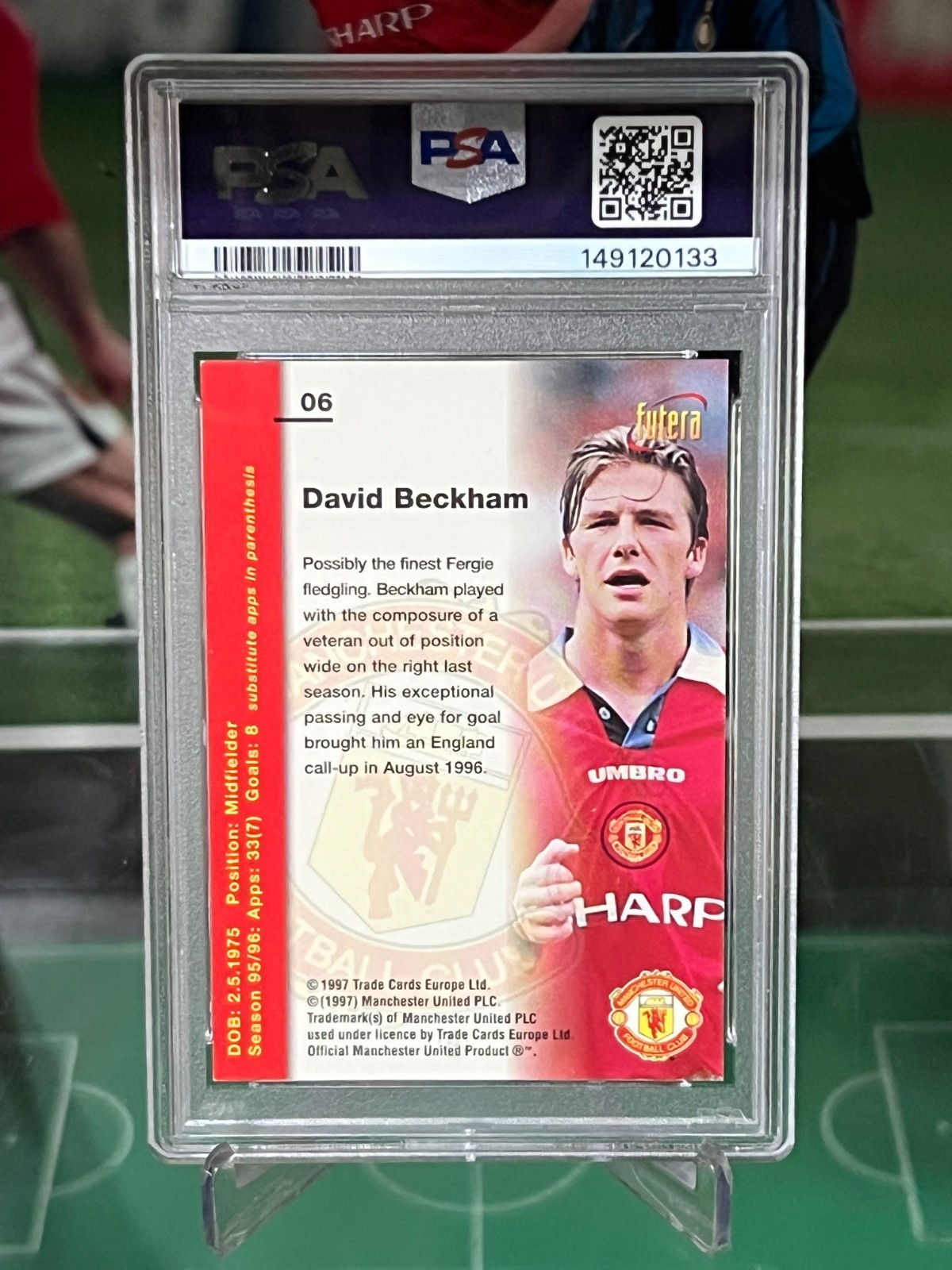 1997 Futera Manchester United David Beckham #6 PSA 7 view 4