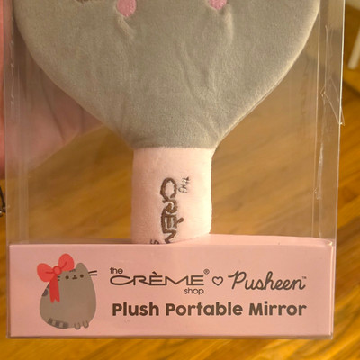 The Crème Shop x Pusheen Plush Portable LED Handheld Heart Mirror Gray/Pink