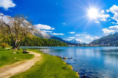 Wandbild: Kristallblauer St. Moritzersee, Sankt Moritz, Maloja Graubünden [...]