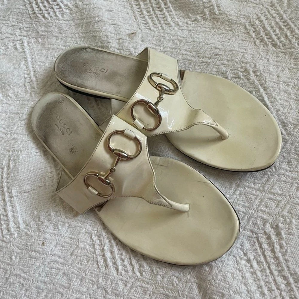 Gucci flip shop flops lion