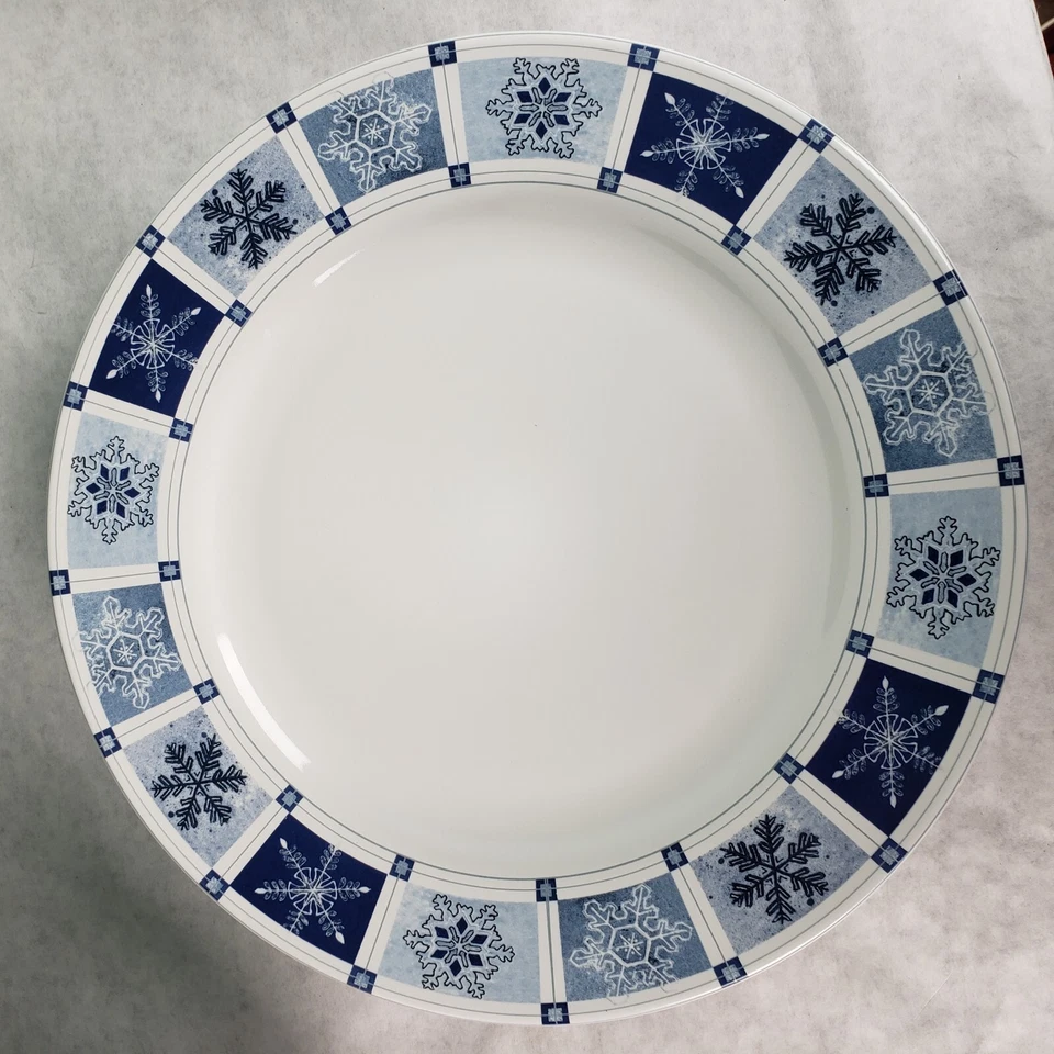 Juego de vajilla Sakura by ONEIDA Winter Frost 16 piezas colección navideña Foto 3 de 4
