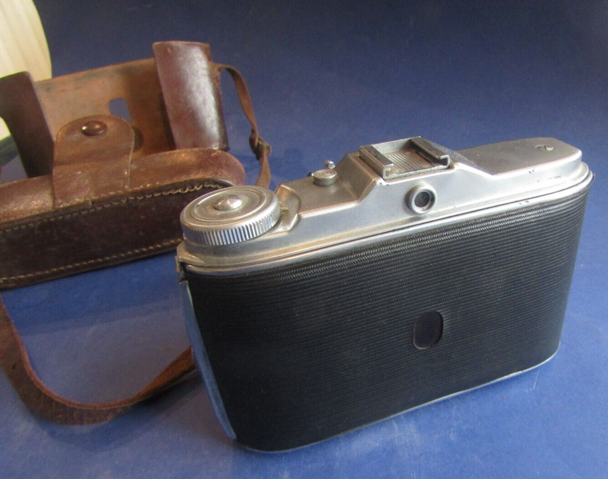 Appareil photo dans l'état avec son étui cuir vintage  AGFA