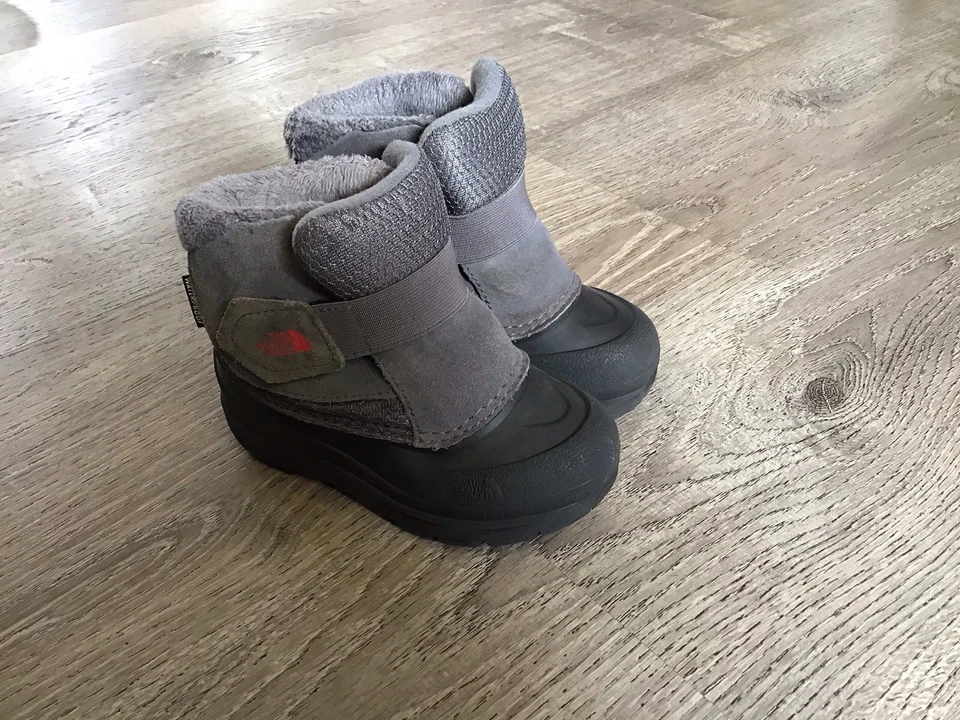 The North Face Toddler Alpenglow II Winter Boots Boys Size 9 Gray Snow Boot - Image 2 of 4
