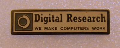 Anstecknadeln CP/M DIGITAL RESEARCH WE MAKE COMPUTER WORK OS COMPUTER Vintage Pin Badge