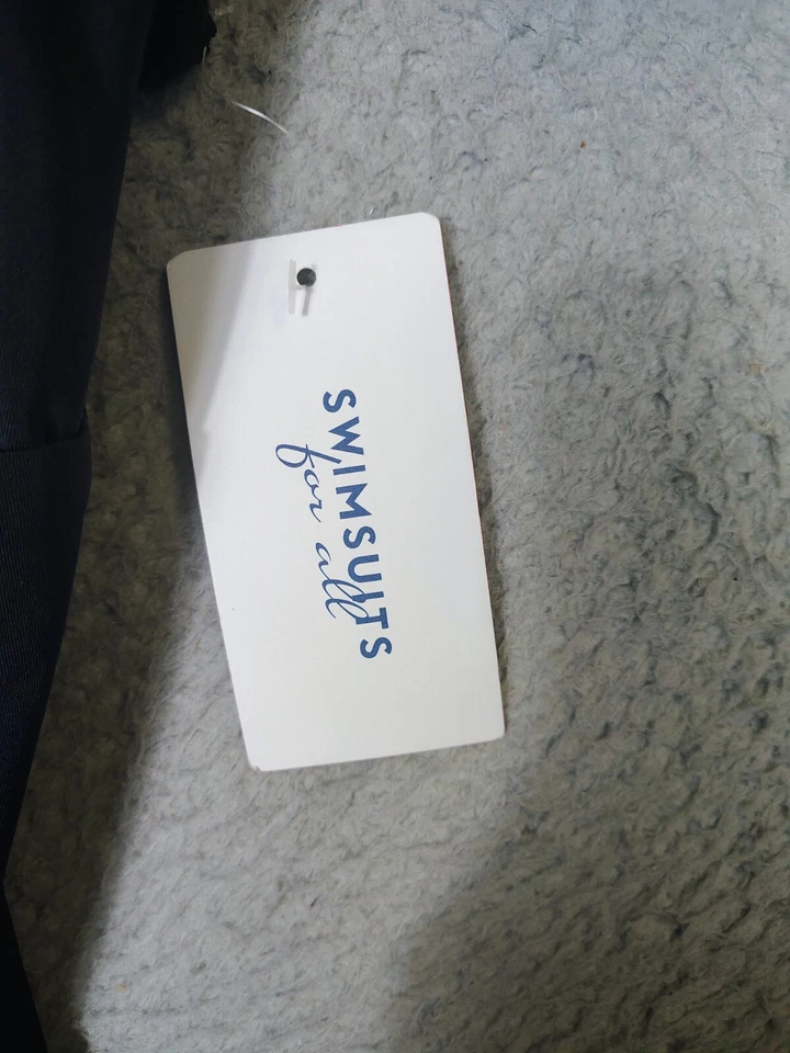 Trajes de baño para todos los trajes de baño para mujer 18 negros fruncidos torcidos delanteros una pieza nuevos con etiquetas Foto 3 de 4