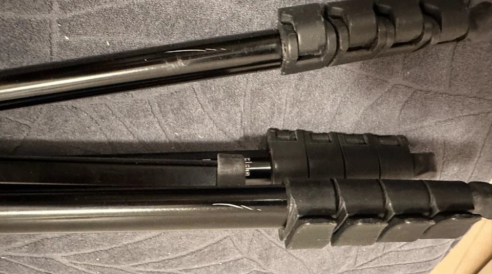 Manfrotto Compact MKC3-H01M Camera Tripod Adjustable For Photography & Lighting - Image 4 of 4