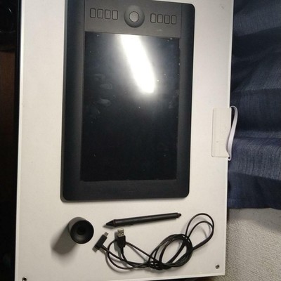 wacom Intuos Pro medium Mサイズ PTH-651/K0