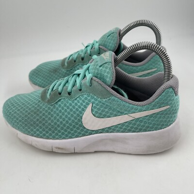 teal nike tanjun