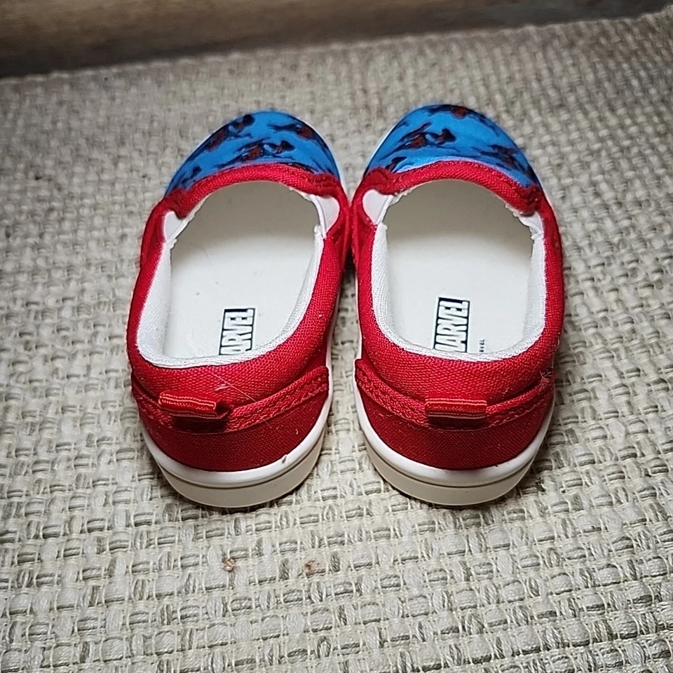 Zapatillas sin cordones Gap para niños pequeños Spider Man talla 5 Foto 4 de 4