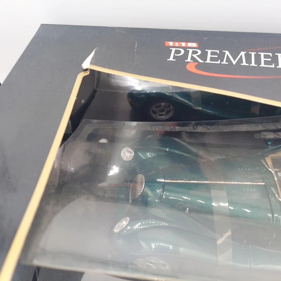 Maisto Morgan Aero 8 Premiere Edition 1/18 Diecast Car, Green, 2002, RARE, New - Image 2 of 4