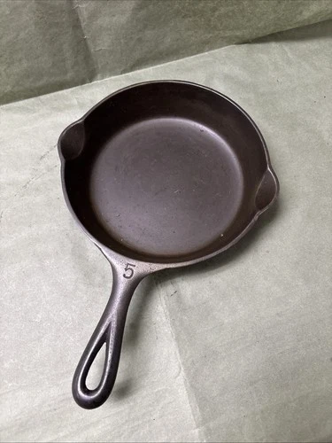 Rare Vintage Griswold #5 Cast Iron Skillet Slant Logo 724 Erie PA USA 8"