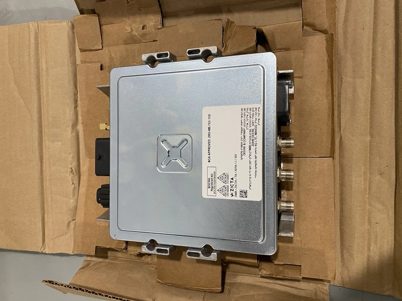 John Deere Modular Telematics Gateway 4G LTE PFA11991 BPF11944 - New Inc VAT 8