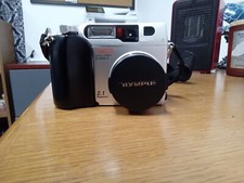 Olympus CAMEDIA C-2000 Zoom 2.1MP Digital Camera MZ104